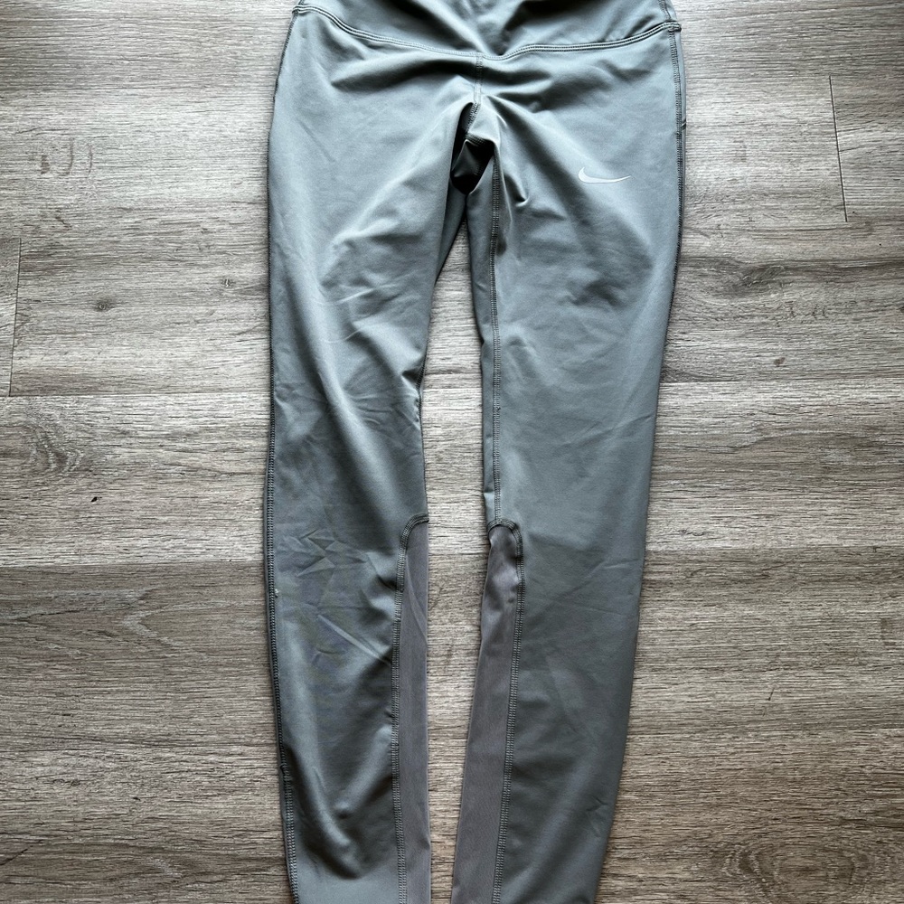 Nike Womens leggings sizeS- dri-fit